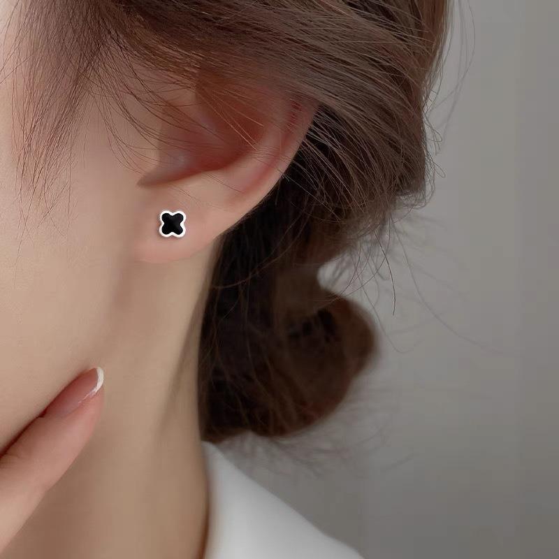 Silver Needles Black Four-leaf Clover Stud Earrings - No Need To Remove The Ear Bar Studs or Ear Rings When Sleeping