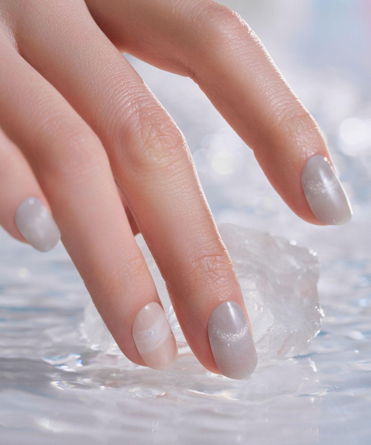 Yunseul Magnet Stick-on Gel Nails