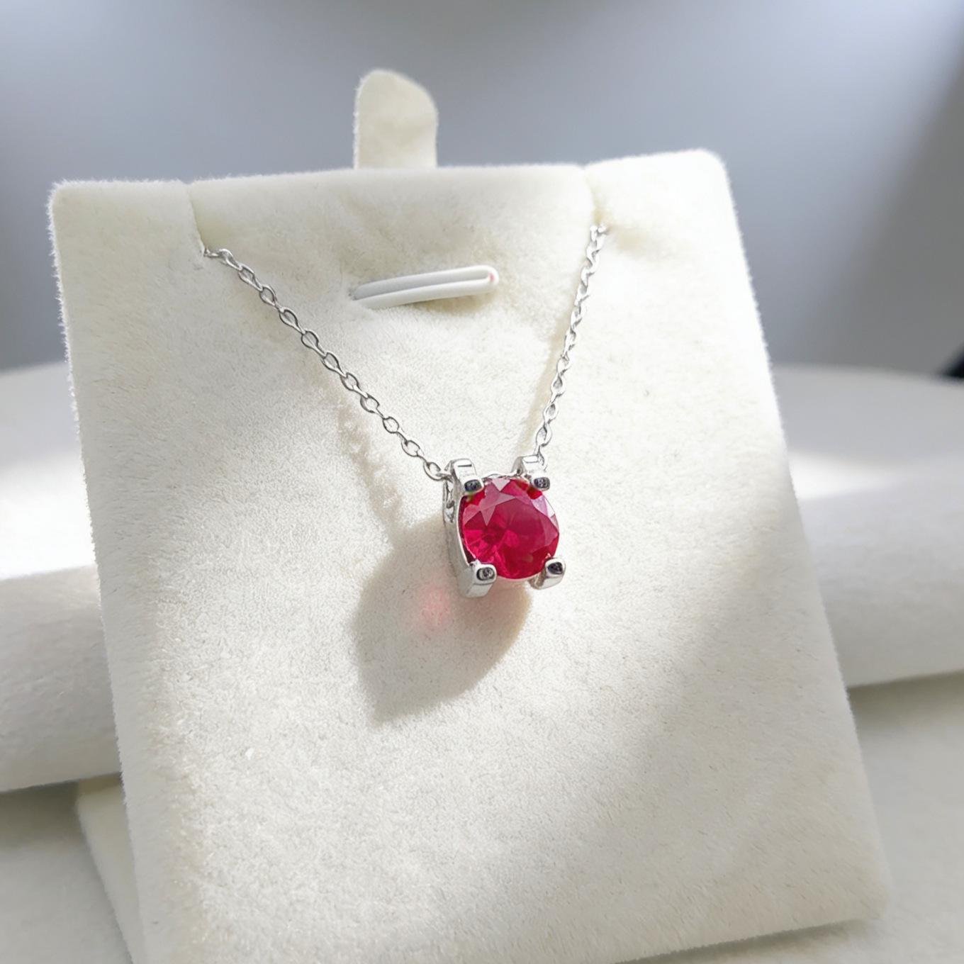 

Модное ювелирное изделие Имитация 2 карата Красный сапфир Голова быка Подвеска Ожерелье Модный Изумрудный Сокровище Цепочка на ключицу Gold-plated copper