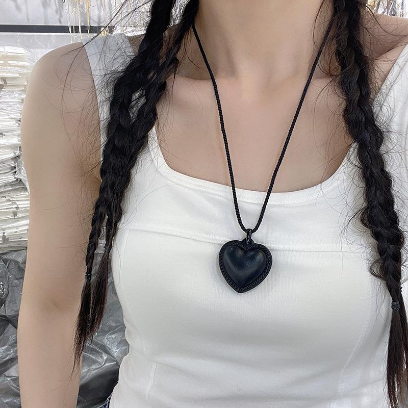 Retro Black Leather Heart Pendant Necklace - Korean Style