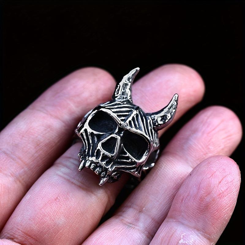 New Dark Style Retro Horned Monster Skull Men's Ring