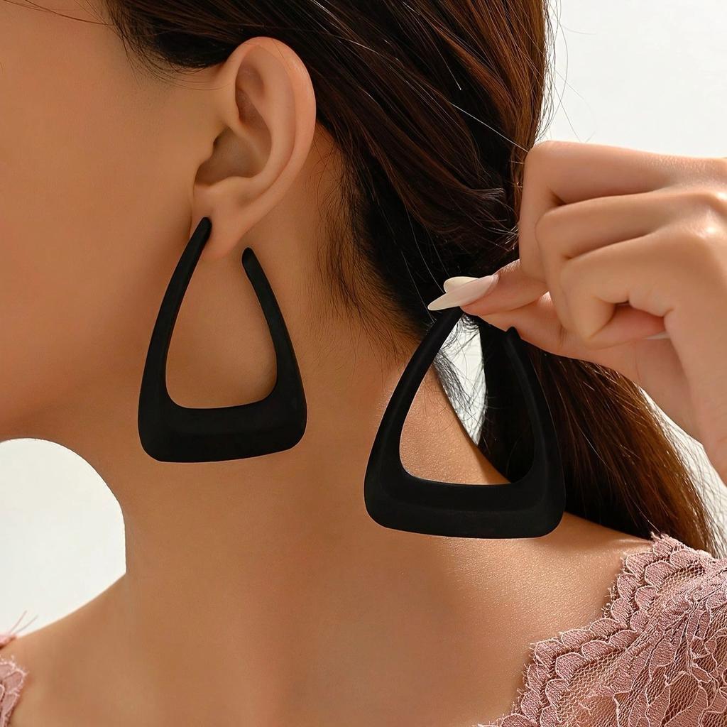Bold Irregular Geometric Hoop Earrings Simple Versatile for Daily Wear Parties and Dates