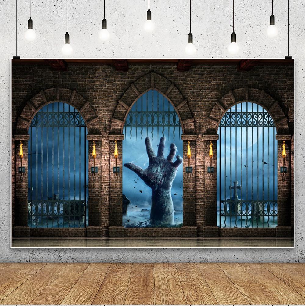 Medieval Castle Backdrop Halloween Decoration Brick Wall Iron Gate Pumpkin Graveyard Gothic Party Backgrounds for photographs