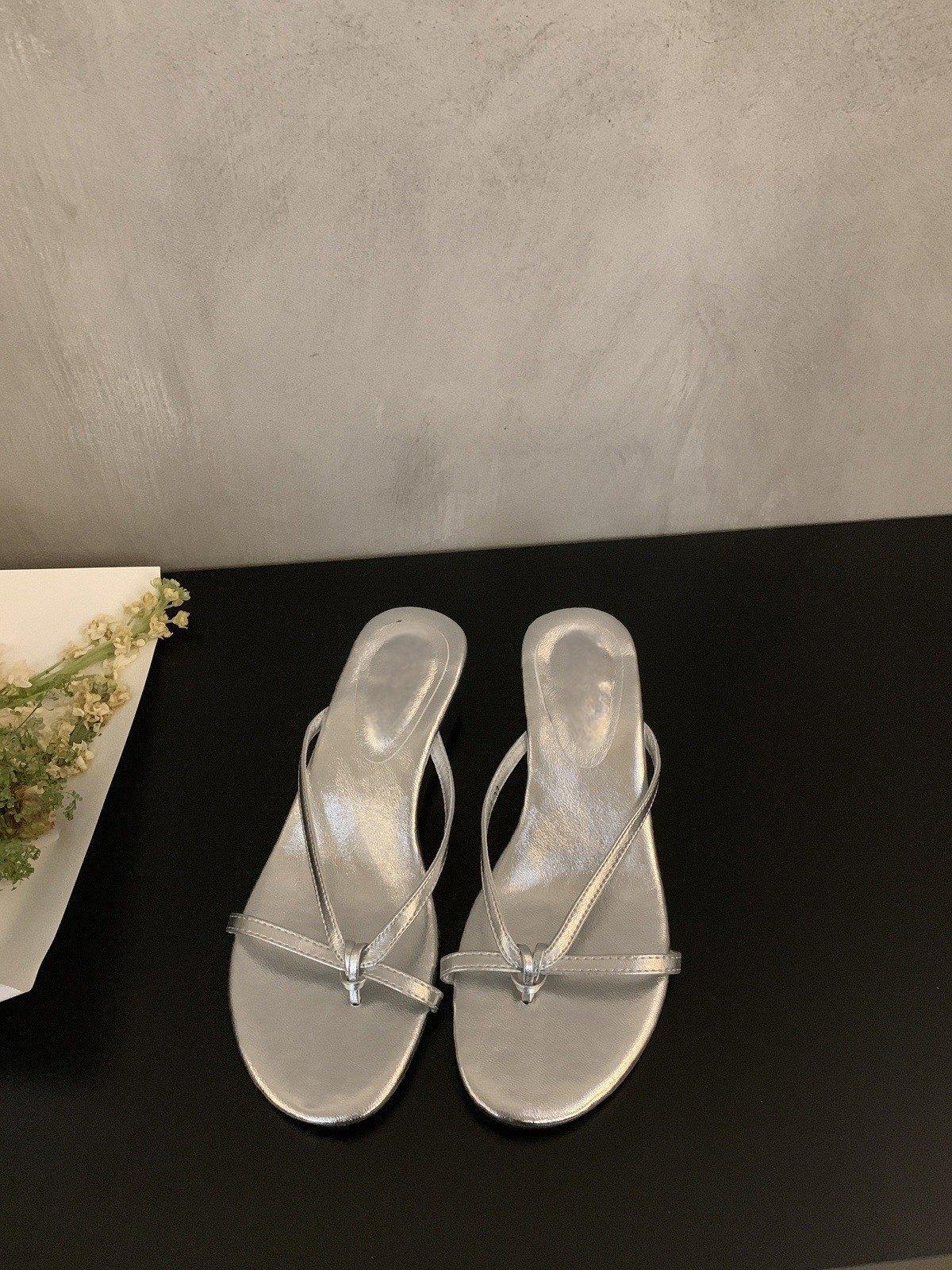 

French wedge heel silver toe slippers women s summer wear 2025 new style beautiful temperament thin strap sandals sandals 40