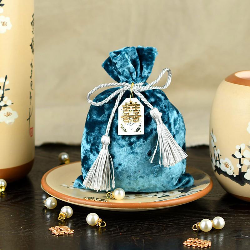 Elegant Silk Velvet Wedding Candy Gift Bag for Guests