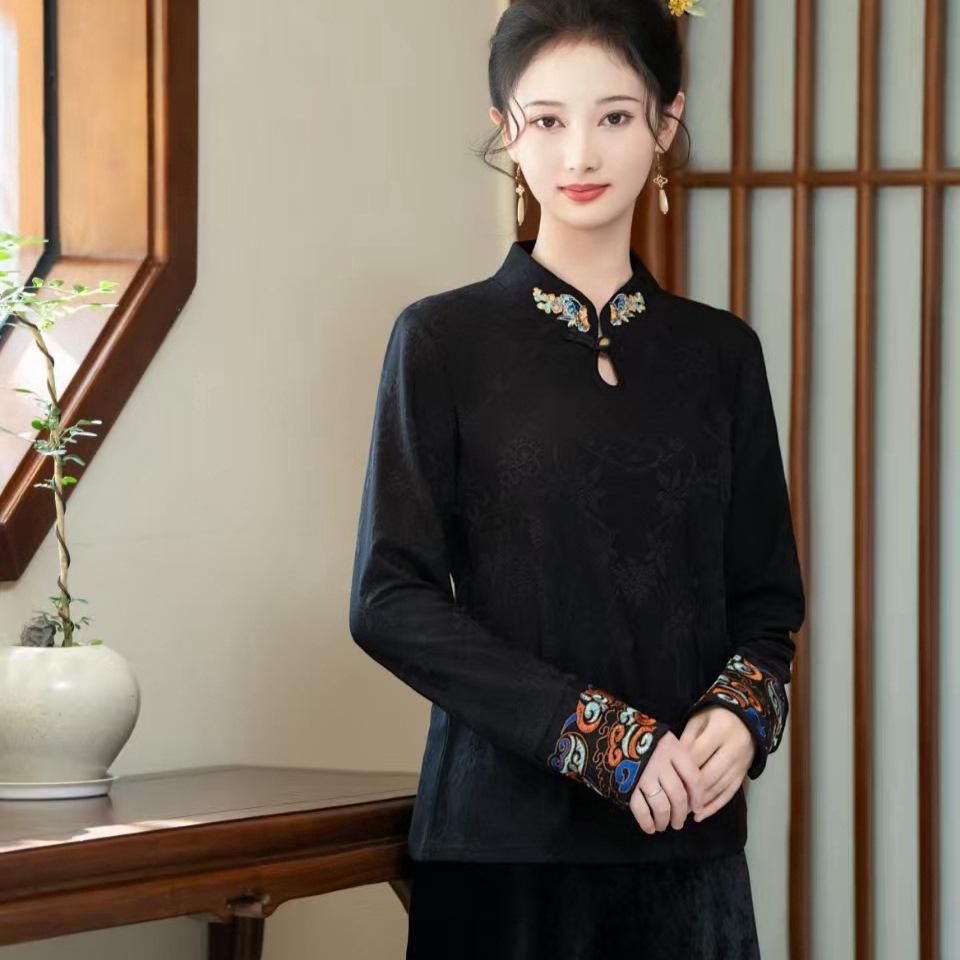 2025 Retro Chinese Frog Button Slimming Embroidered Long Sleeve Top for Middle-Aged and Elderly Mothers