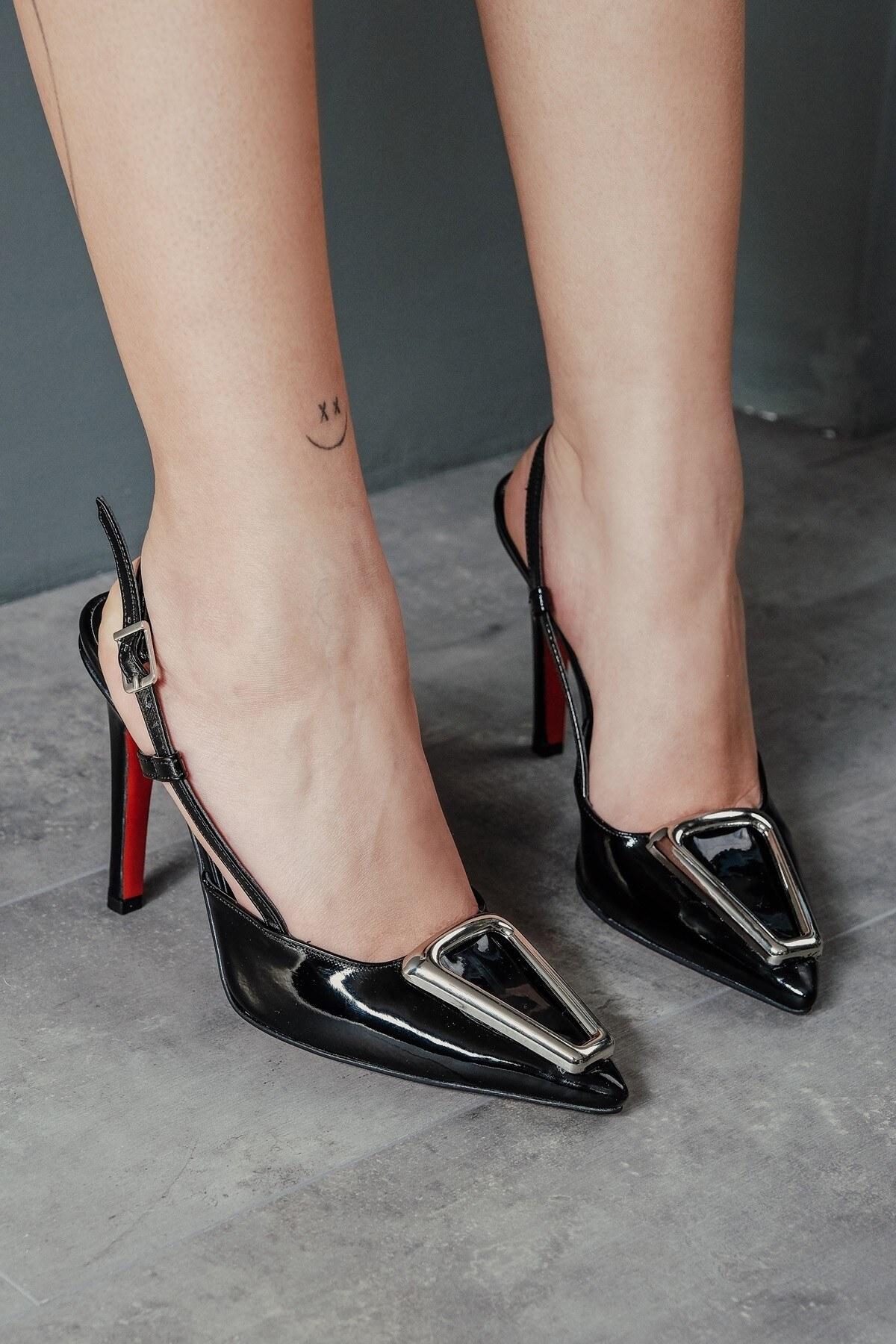 

Women s Fashion Style Special Design Special Buckled Thin Heeled Shoes 35