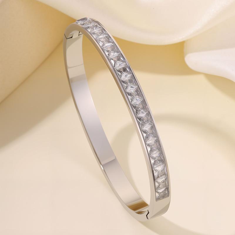 Titanium steel , square moissanite light luxury  for women, European and American fashion niche high-end .