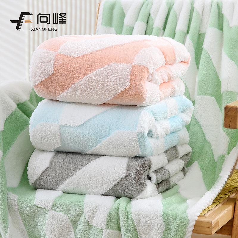 

Towel New coral fleece jacquard geometric series bath towel Thickened and soft, not easy to lose hair Household bath towel 70*140cm сірий колір