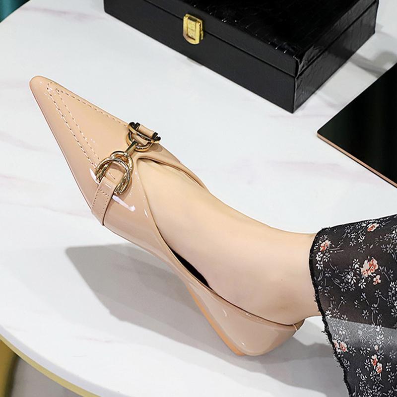Fashion Luxury Metal buckle Women Flats Lady Sexy Evening Party shoes Patent leather Flat Shoes Women Sharp pointed flat heel shoes 2025