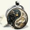 Breloc Dragon Yinyang - Pandantiv Rotund Elegant din Aliaj, Design cu Dragon Alb și Negru, Ornament