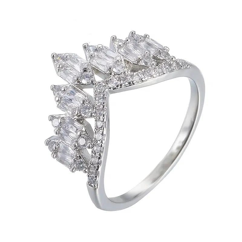 Chic Crown Shape Women Rings Luxury Silver Color Paved Crystal Cubic Zirconia Wedding Party Fashion Jewelry Fancy Gift