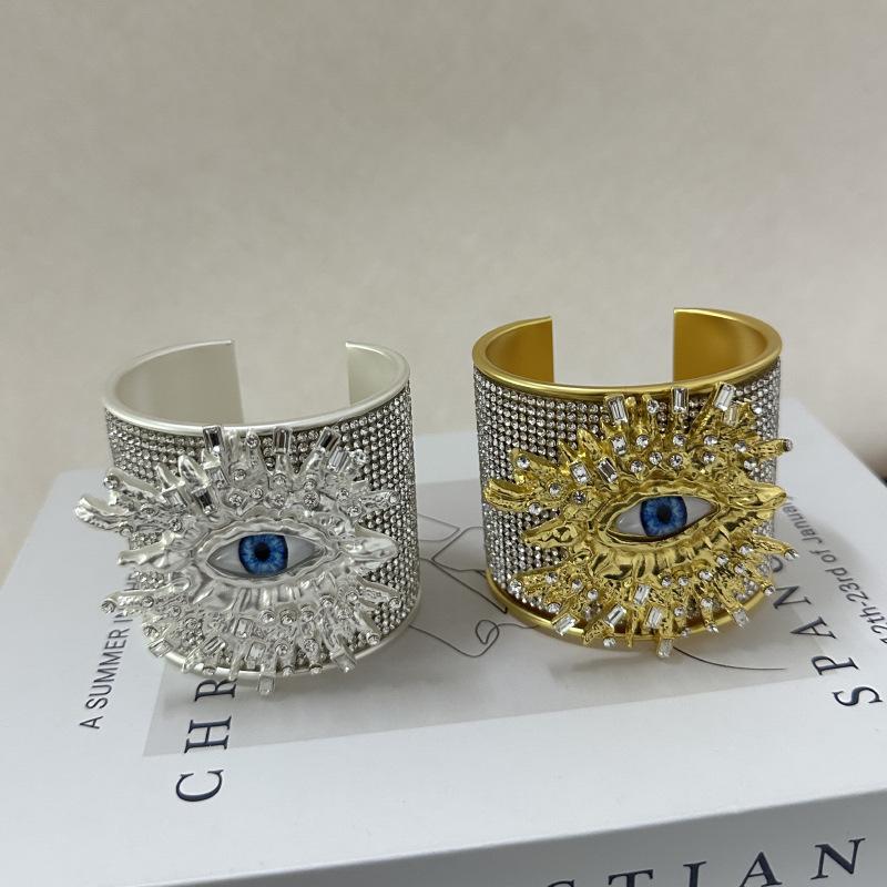 Vintage Personalized Metal Blue Eyes Cuff Bracelet For Women Fashion Jewelry Exaggerated Hand Open Bangles Accessories Gifts