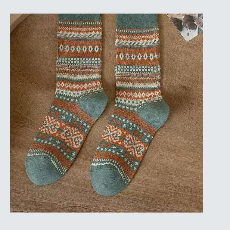 1 Pair of Autumn and Winter Retro Thick Mid Tube Socks Maillard Winter Thick American Pile Socks Mid Tube Short Socks Set