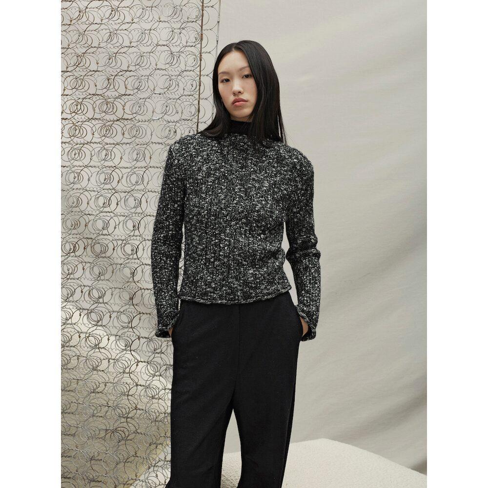 Anggae Noise Knit Pullover Black