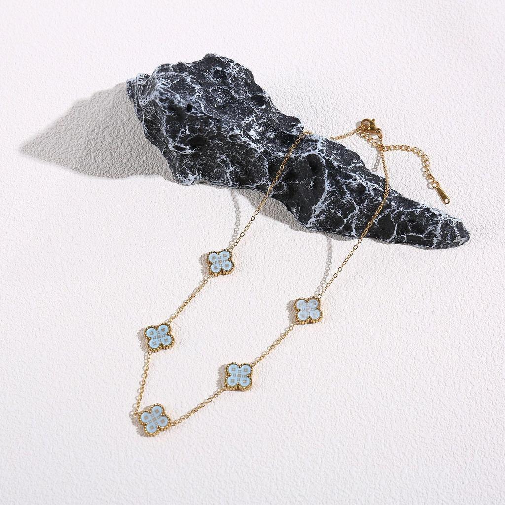 Naszyjnik damski z czterolistną koniczyną, wysokiej klasy tytanowa stal nieblaknący łańcuszek do swetra, akcesorium do nakrycia głowy z trawą szczęścia