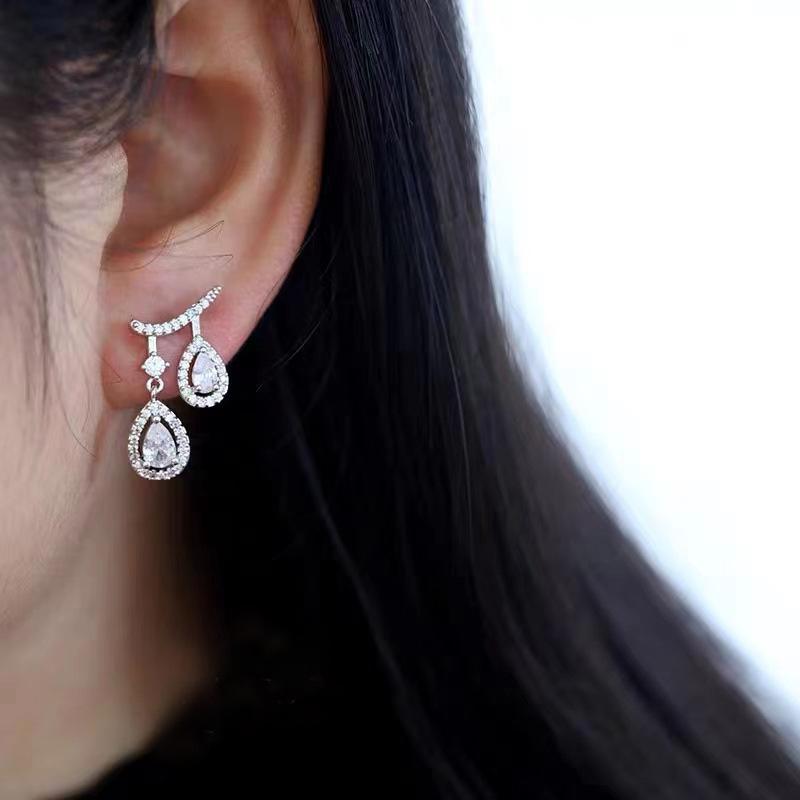 Atmospheric Earrings Women'S Design High-End Earrings Year-Old Niche Earrings Light Luxury Water Drop Earrings Light Luxury Versatile Temperament
