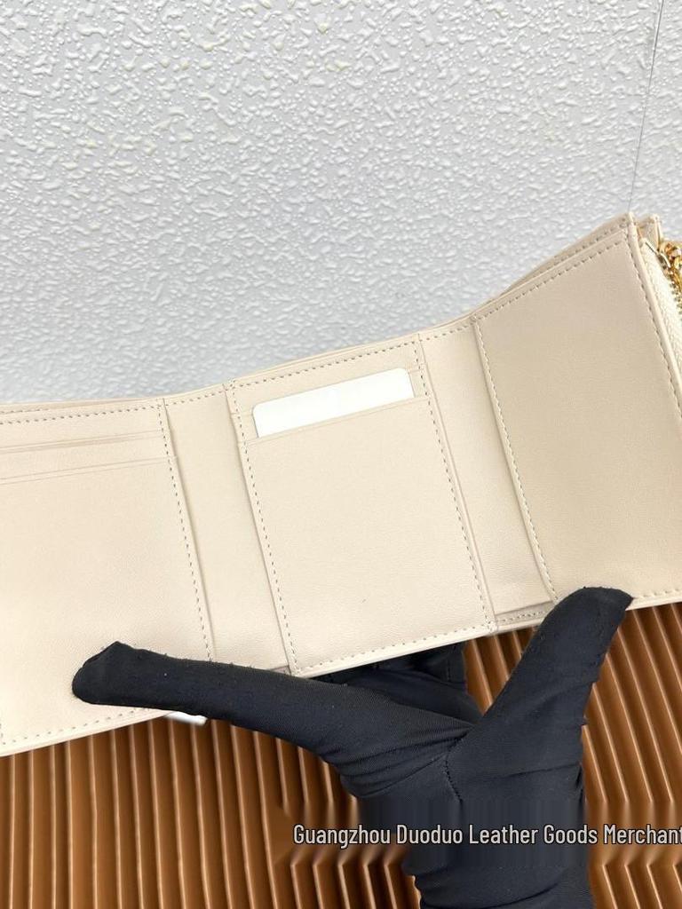 Arc de Triomphe Echtes Leder Dreifach-Faltbörse: Mehrere Kartenfächer, Kompaktes, Modisches Münzportemonnaie