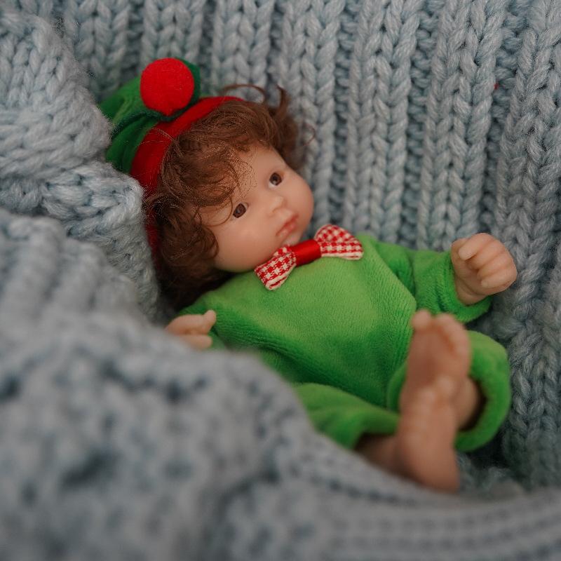 6 İnç Mini Aptalca Sevimli Yeniden Doğuş Bebeği Yumuşak Dokunuş Tam Vücut Vinil Katı Yeniden Doğmuş Bebekler Çocuklar için Giyim Noel Tulumu Simülasyon Bebek Çocuk Sürpriz Hediyeleri