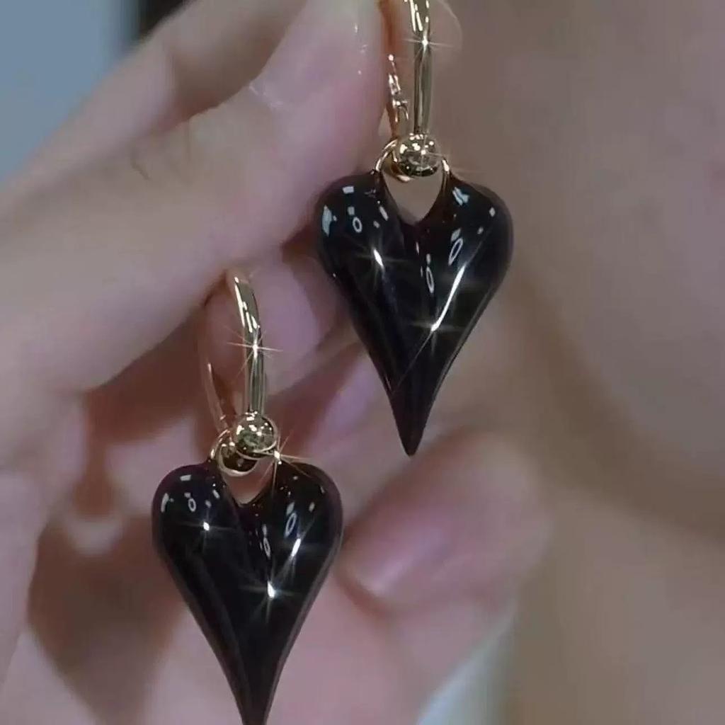 1Pair Fashion Creative Light Luxury Enamel Heart Pendant Earrings Elegant Temperament Women Daily Exquisite Jewelry Accessories