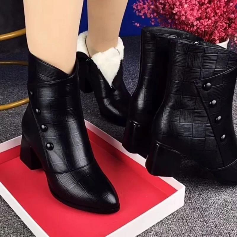 2025 Winter New Women's Boots with Velvet Thickened Waterproof Soft Leather Warm Boots Pointed High Heels Women's Short Boots