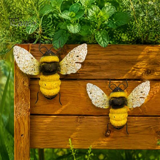 Decorative Bee for Fence 2PCS 3D Metal Wall Art Decor, Iron Sculpture Hanging Garden Yard Ornament, Weatherproof Outdoor Decor Patio Whimsical