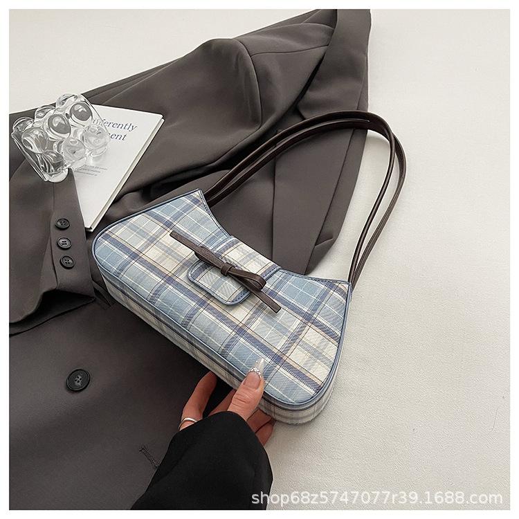 2025 New Girl Underarm Bag Women's Oblique Cross Shoulder Handbag Casual Versatile ins Style Niche Design Baguette Bag