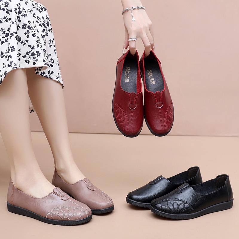 Spring and Autumn Shoes, Single Shoes with Soft Soles, Comfortable and Lightweight Middle-aged and Old Women's Shoes, Flat-soled Elderly Leather Shoes