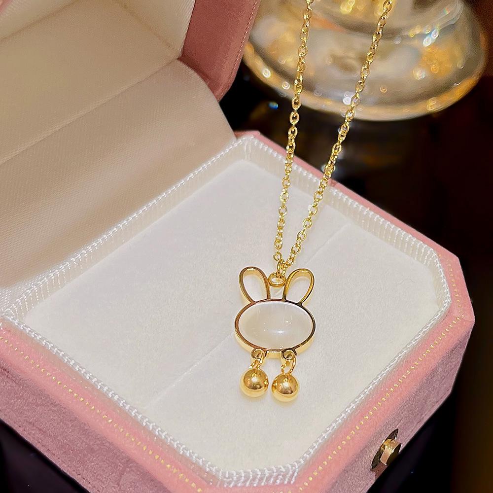 Korean 18K Gold Titanium Steel Women's Clavicle Necklace - Versatile, High-End, Non-Fading Temperament Choker.