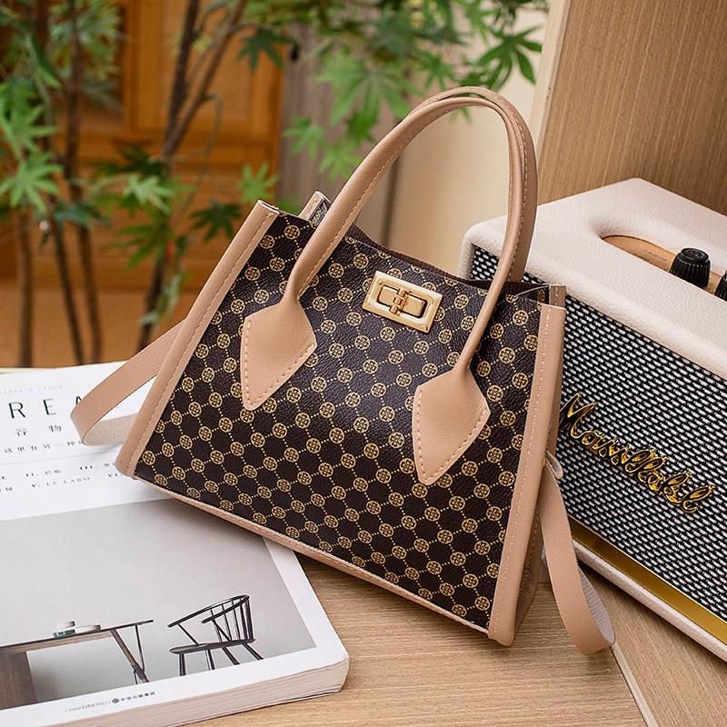 Women's bag, new fashion printed lock, shoulder bag, messenger bag, portable tote bag, one piece.