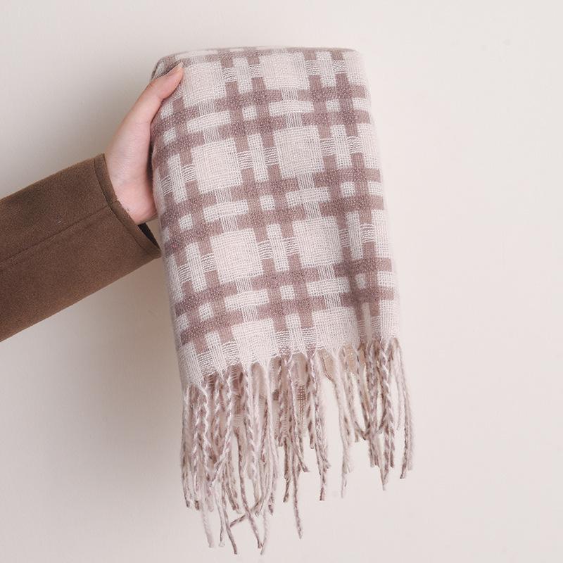 Korean Style Plaid Scarf: Women's Warm, Windproof Neck Warmer for Autumn & Winter 2025