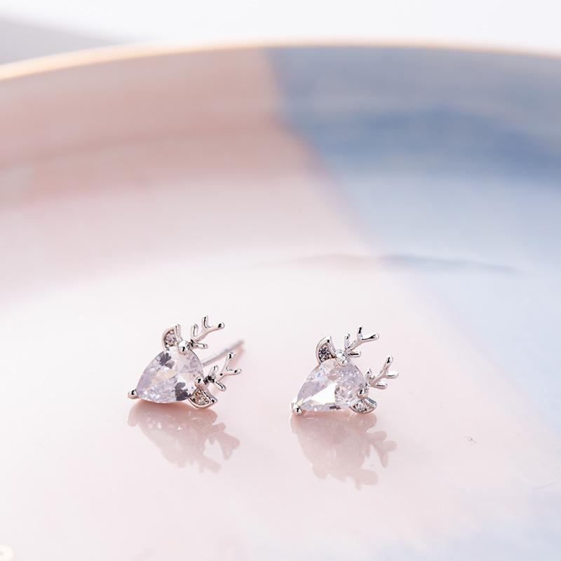 

S925 Silver Korean-Style Simple Diamond Elk Zircon Earrings for Women белый