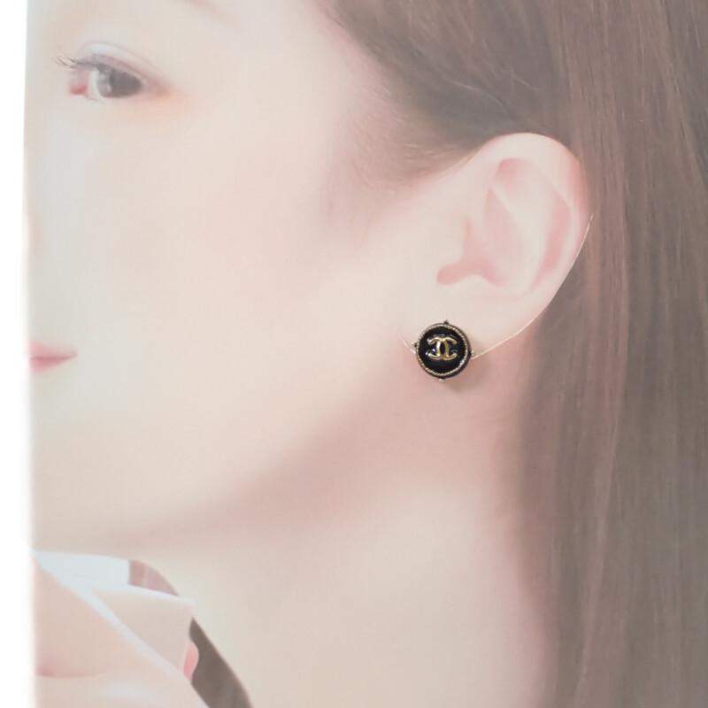 CHANEL  Pierce black metal Women