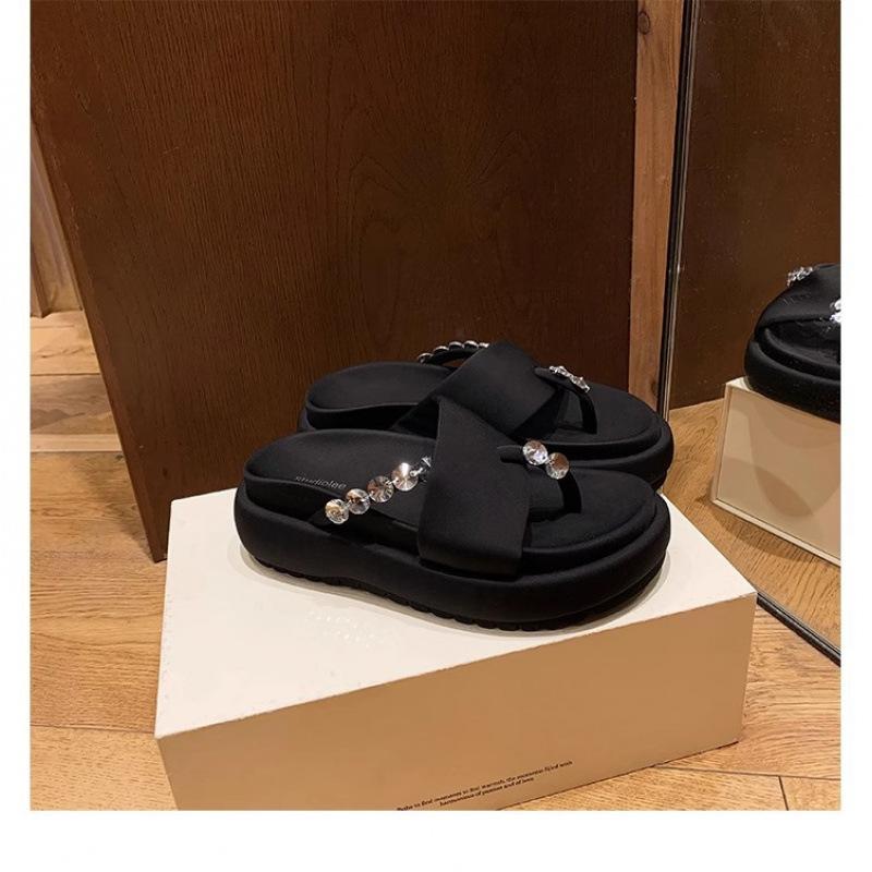 

Shoes comfortable muffin thick sole heightening cross rhinestone toe flash drill cool slippers 40 чорний