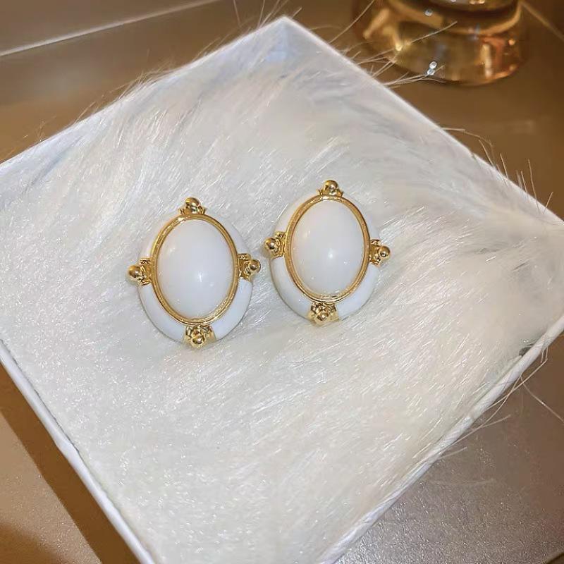 High-End Rhinestone  Pearl Tassel Earrings - Trendy Round Face Slimming Studs for Women