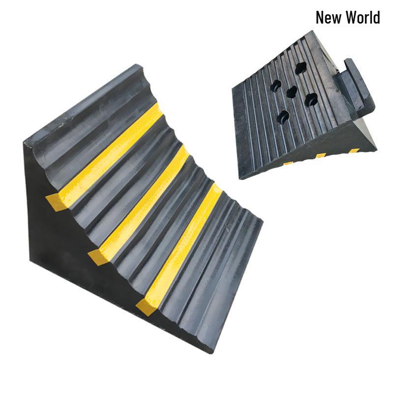 Triangular Anti-Slip Rubber Wheel Chock for Truck Parking