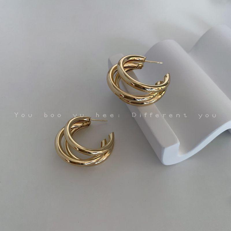 

Mild Luxury Retro Metal Women s Best Selling Unique Earrings Gold large 3cm stud earrings (Silver)