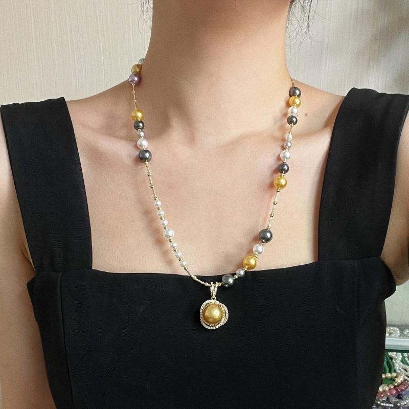 Gold Plated Multi-Tone Mixed Pearl Chain Necklace With Double Halo Golden Pearl Pendant разноцветный