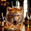 Bottiglia di Whiskey con Cresta di Lupo e Design con Testa Coronata