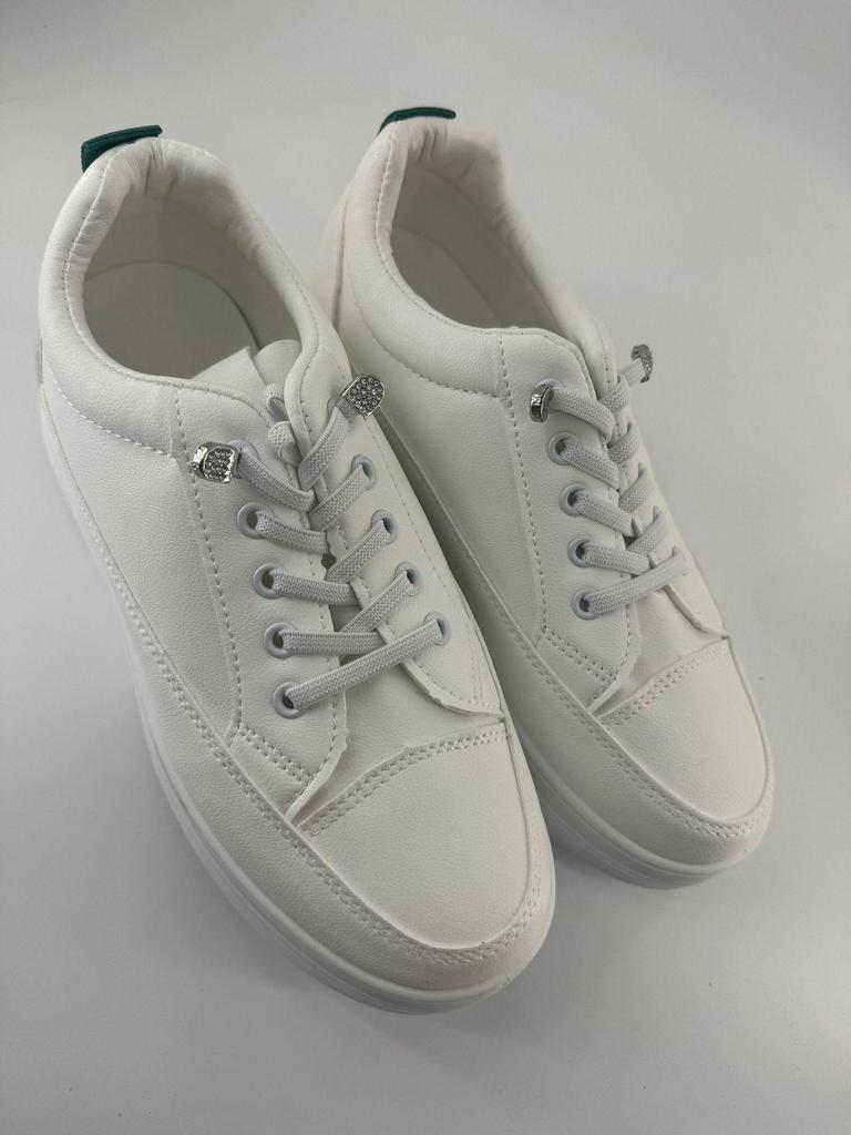 Women's Breathable White Sneakers - Korean Style, Versatile, Casual, Thick-Sole Sports Shoes for Spring and Summer.