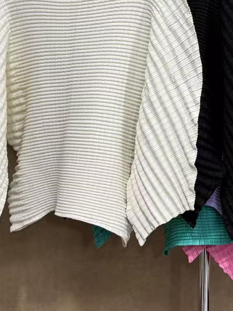 2026 Spring/Summer Women's Plus-Size Miyake Pleated Top with Loose Batwing Sleeves