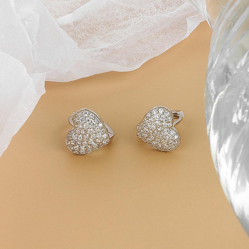 Fashion Versatile Cubic Zirconia Brass Earring Elegant Heart Shape Korean Decoration Women Hugging Earring Jewelry Heart Earring
