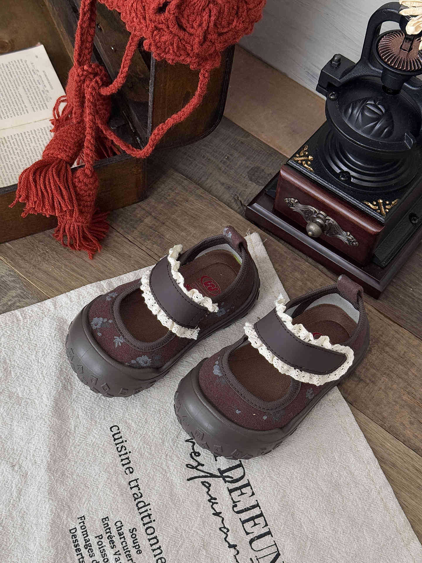 

XSHX retro Xiaoma | Girls functional autumn bag head Korean antique lace sweet floral cloth shoes steadily 32