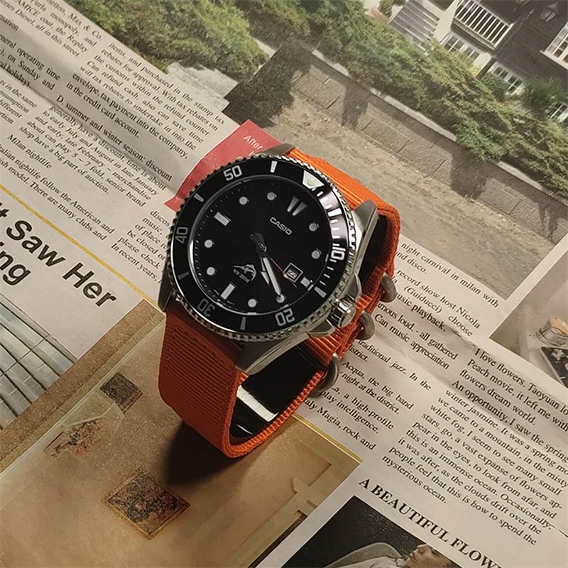 Casio Unisex MŁODZIEŻOWY Czarny Zegarek MDV106-1A(Obejrzyj3--)