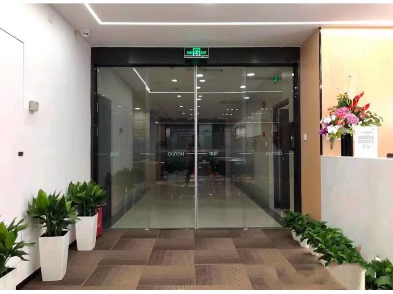 SMVP Automatic Frameless Glass Sliding Sensor Door CN Plug (adapter Included)