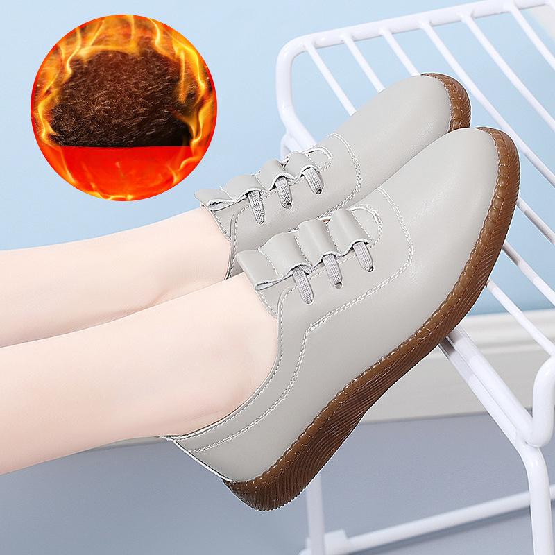 Spring New Flat-soled Mother Shoes Versatile Non-slip Bean Shoes Soft Sole Comfortable Middle-aged and Elderly People Sport Casual Leather Shoes