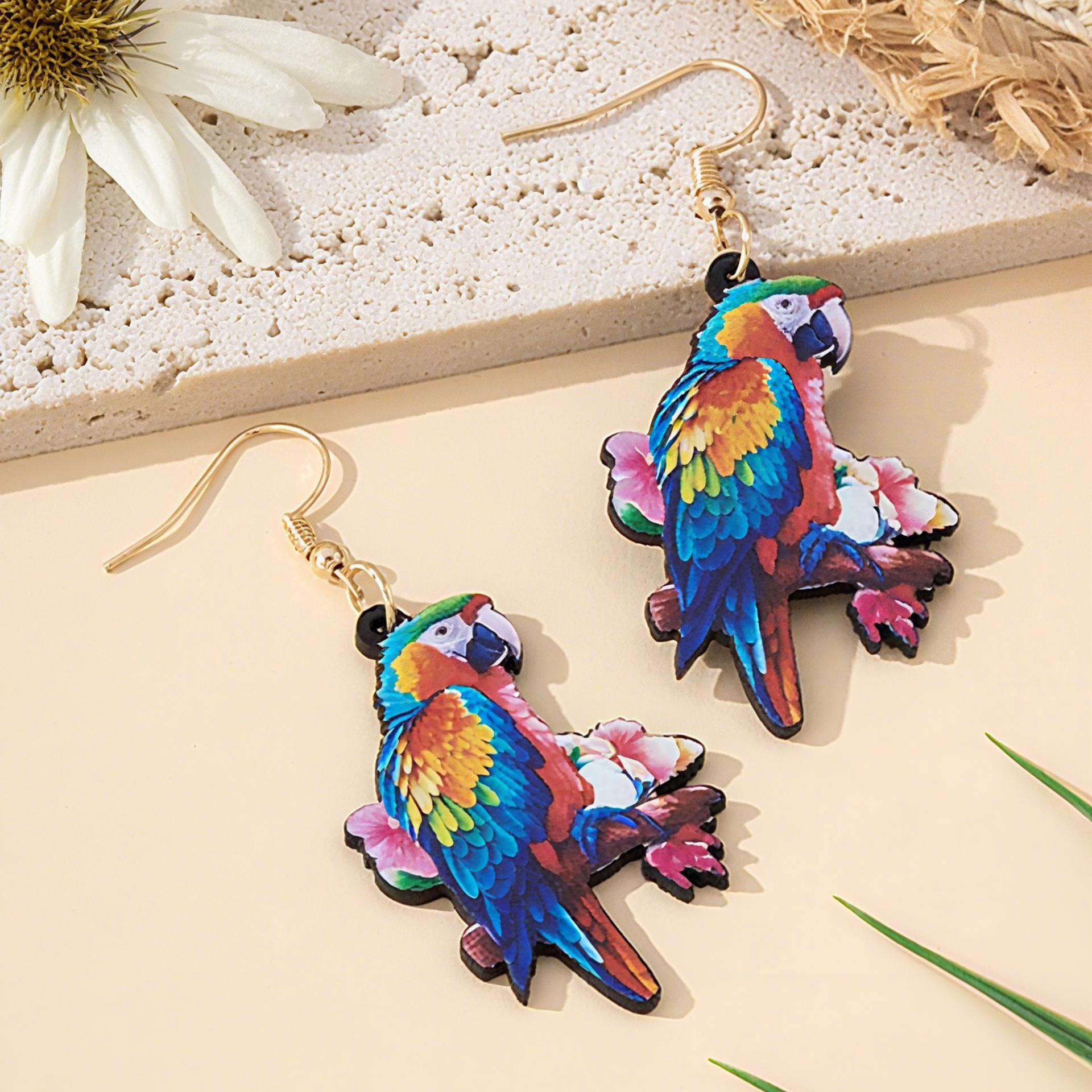 Пара креативно расписанных акриловых разноцветных сережек-попугаев Карнавальная праздничная вечеринка повседневная уличная женская серьга
