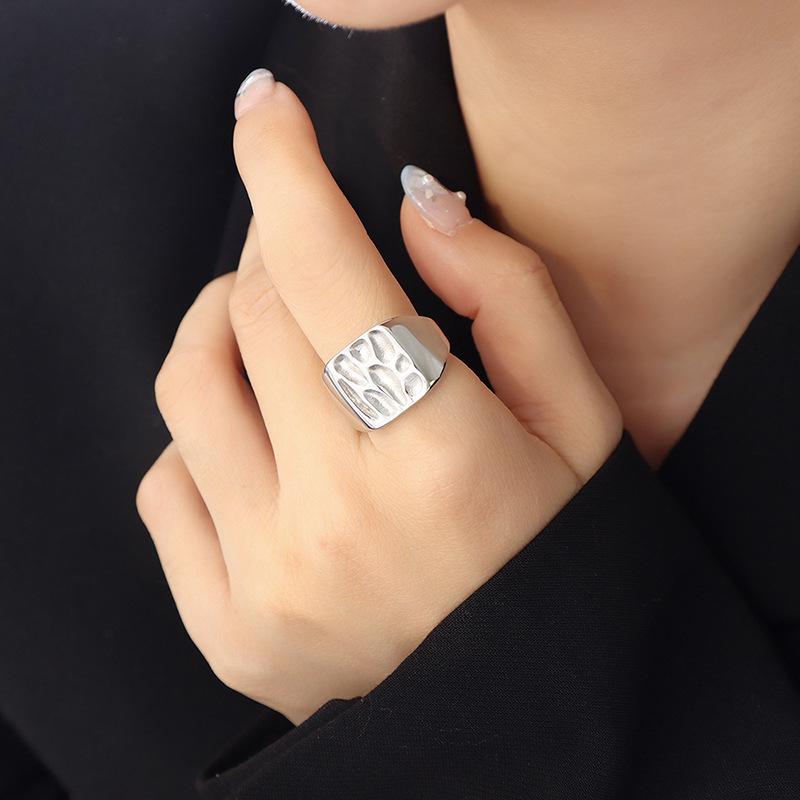 New 18K Gold Titanium Steel Geometric Embossed Retro Ring for Women Size 7