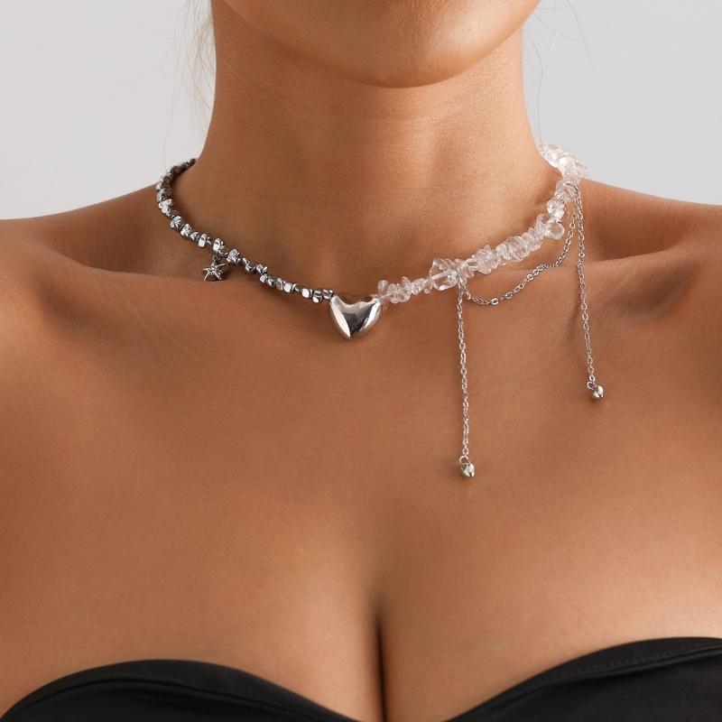 Herzanhänger-Halskette mit unregelmäßigen Perlen, handgefertigte Perlen-Schlüsselbeinkette für Dinnerpartys und Valentinstag