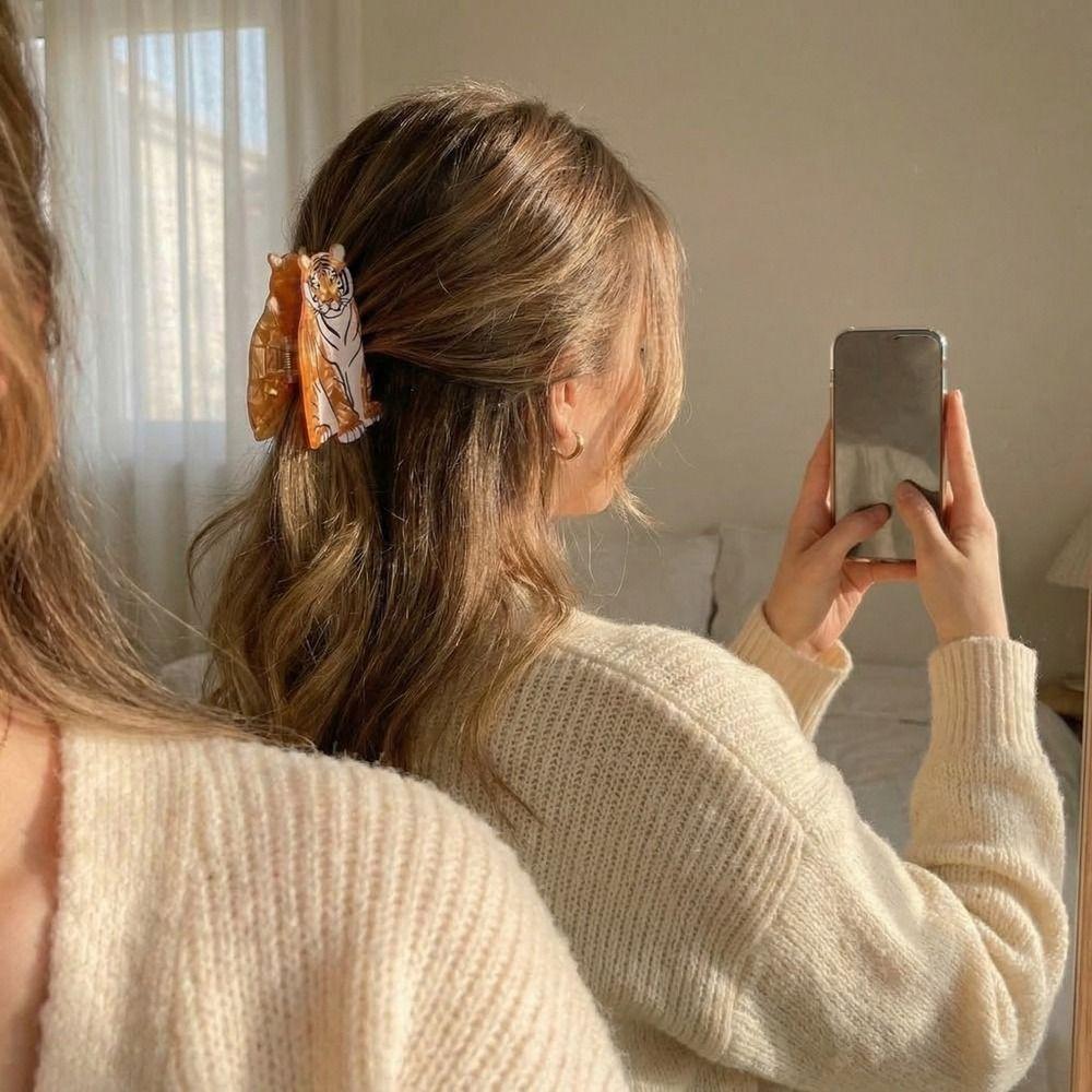 PC Tiger Hair Claw Acrylic Large Shark Clip Creative Animal Shaped Hair Clip  Streetwear